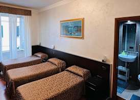 Funny Holiday Guest House 3