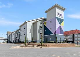 Spark by Hilton Shawnee 2