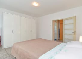 Apartment 1601 5