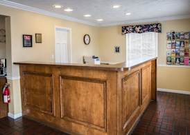 Econo Lodge Crystal Coast 3