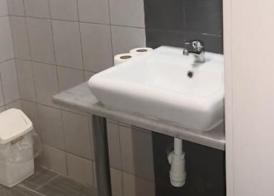FREE PARKING, FREE BREAKFAST, only 15 minutes to City Center 3