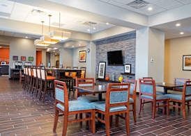 Hampton Inn Kalamazoo 4