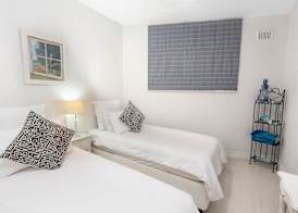 43 Sea Lodge - by Stay in Umhlanga 5