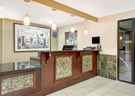 Super 8 by Wyndham Lakeland 2