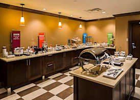 Hampton Inn by Hilton Ottawa Airport, ON, CN 5