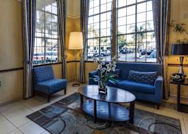 Ramada by Wyndham Costa Mesa/Newport Beach 4