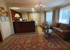 GARDEN Club - Hotel & Restaurant - FREE Outdoor Pool & Parking 3