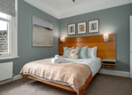 5 Doughty Street - Urban Apartments 4