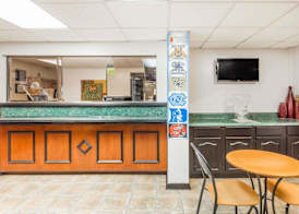 Super 8 by Wyndham Greensboro 2