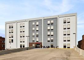 Hampton Inn Massillon 4
