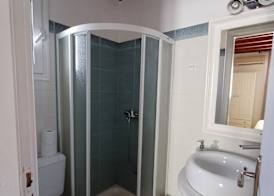 Manos Rooms 3