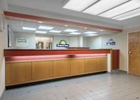 Days Inn by Wyndham Harrisburg North 4