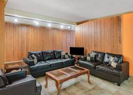 Howard Johnson by Wyndham Staunton 3