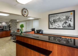 Super 8 by Wyndham Bradenton Sarasota Area 2