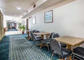 Rodeway Inn Bedford 4