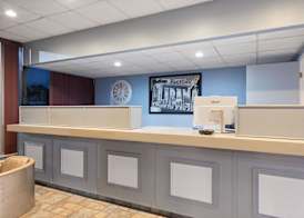 Super 8 by Wyndham Riverside AL 5