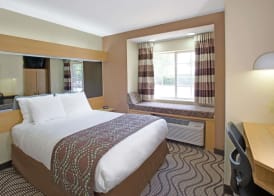 Microtel Inn by Wyndham University Place 4