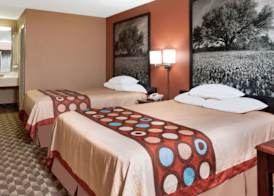 Super 8 by Wyndham Bastrop TX 5