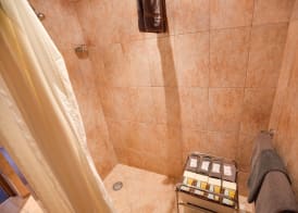 The Cambridge Hotel & Backpackers 3
