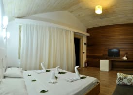 Apella Hotel 5