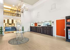 Best Western Plus Villa Del Lago Inn Patterson 2