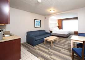 Holiday Inn Express & Suites GRAND BLANC by IHG 5