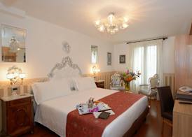Unahotels Ala Venezia - Adults Only 5