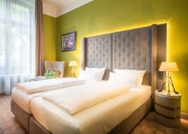 The Ascot Hotel 4