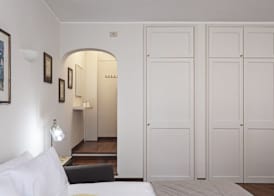 Elegant Studio in the City Center by Wonderful Italy 2