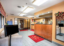 Econo Lodge Princeton 3