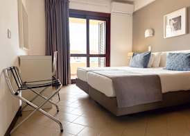 Aura Village City Beach Apartments 4