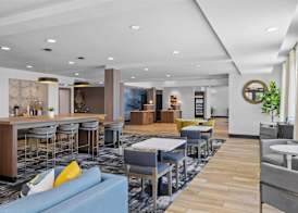 La Quinta Inn & Suites by Wyndham Santa Cruz 2
