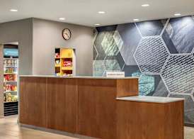 SpringHill Suites Fresno 4