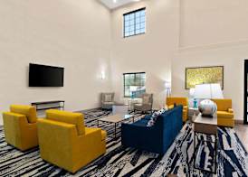 Comfort Suites Bastrop 3