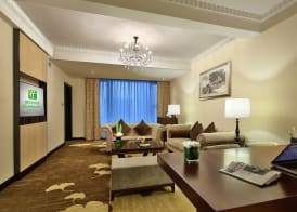 Holiday Inn Chengdu Century City-EastTower by IHG 4