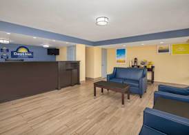 Days Inn by Wyndham Muscle Shoals 2