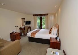 Best Western PLUS Grim's Dyke Hotel 4