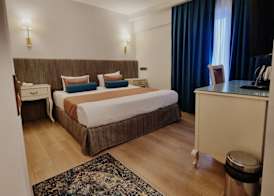 Taximtown Hotel 3