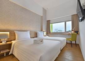 Whiz Prime Hotel Basuki Rahmat Malang 5