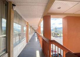 OYO Hotel Harriman near I-40 3