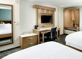 Courtyard by Marriott Akron Downtown 3