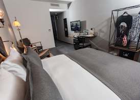 Hotel Cinnah 5