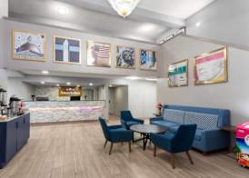 AmericInn by Wyndham Reedsburg 3