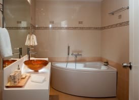 Arlene Suites 4