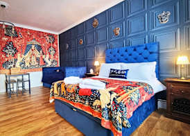 Ricky Road Guest House 4