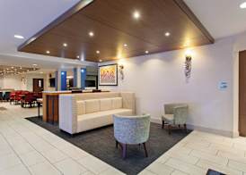 Holiday Inn Express & Suites OAKLAND-AIRPORT by IHG 2