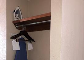 Days Inn & Suites by Wyndham Fort Pierce I-95 3
