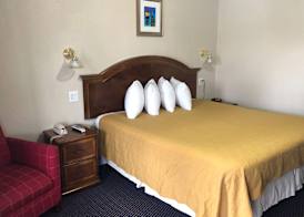 Knights Inn Harrisonville 4