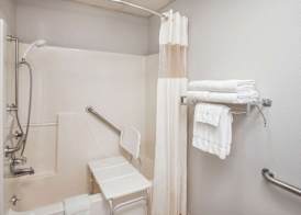 Watseka 24 Inn & Suites 4