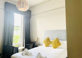 Lovat Hotel 4